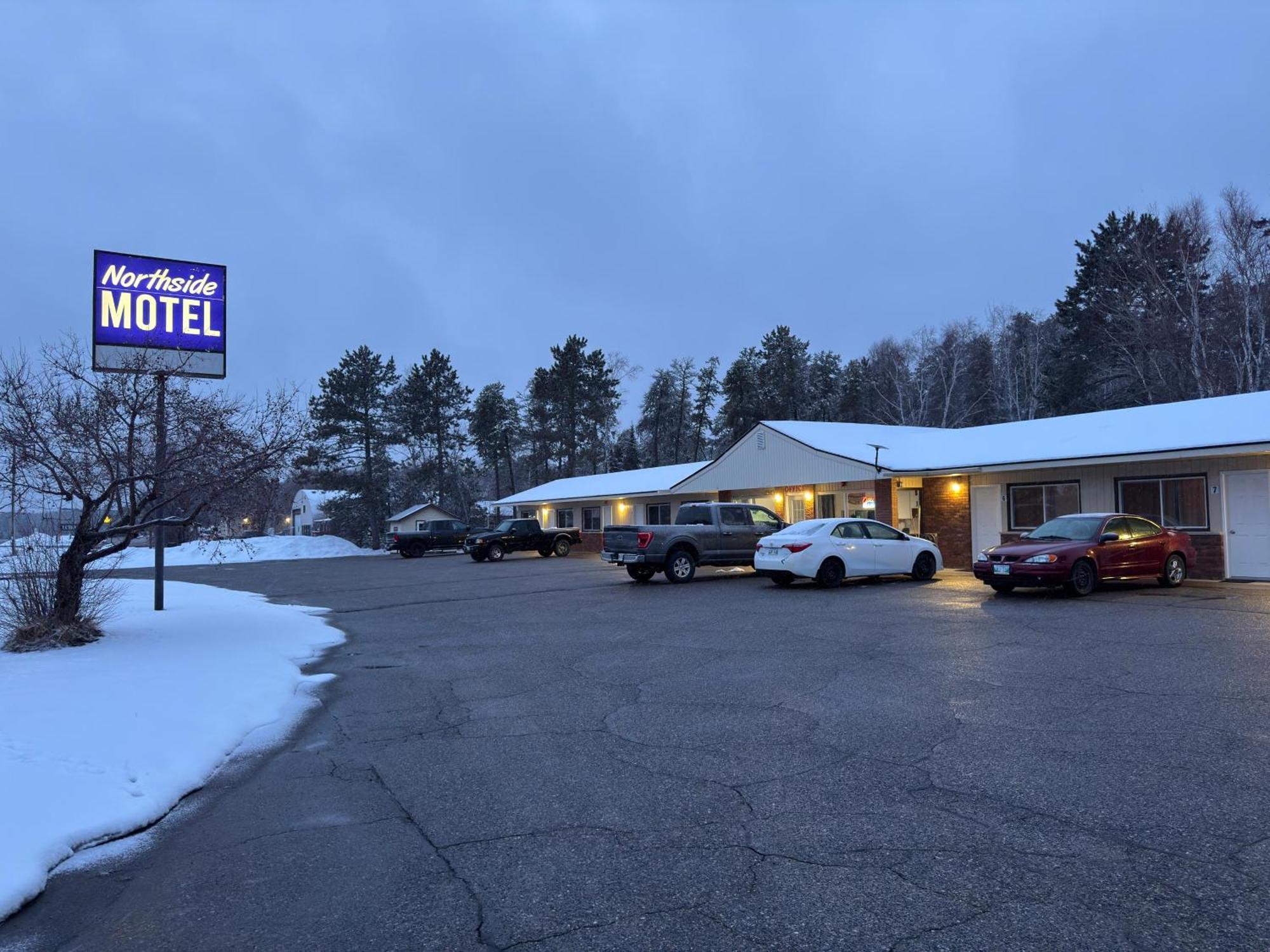 Northside Motel Vermilion Bay Екстериор снимка